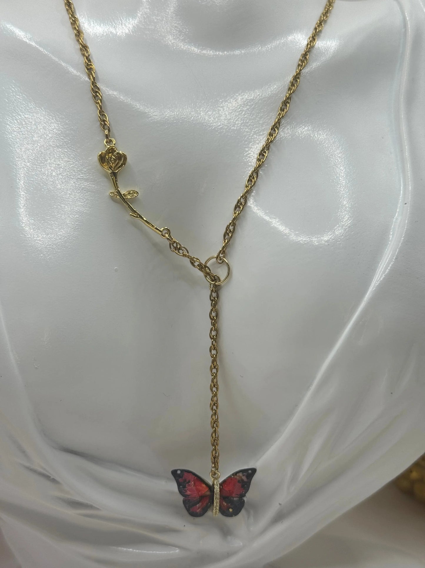 Red Butterfly Garden, 18k Gold PVD Plated flower Necklace with red butterfly - JNi3 shop