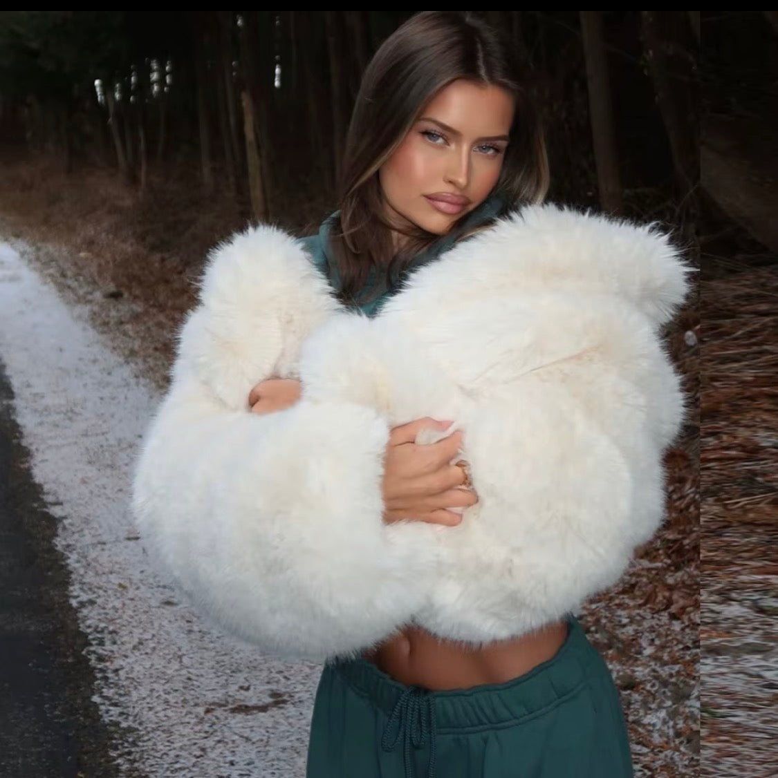 Luxury Faux Fur Hooded Crop Coat – Plush Winter Outerwear, Oversized Hood Designer Jacket for Women