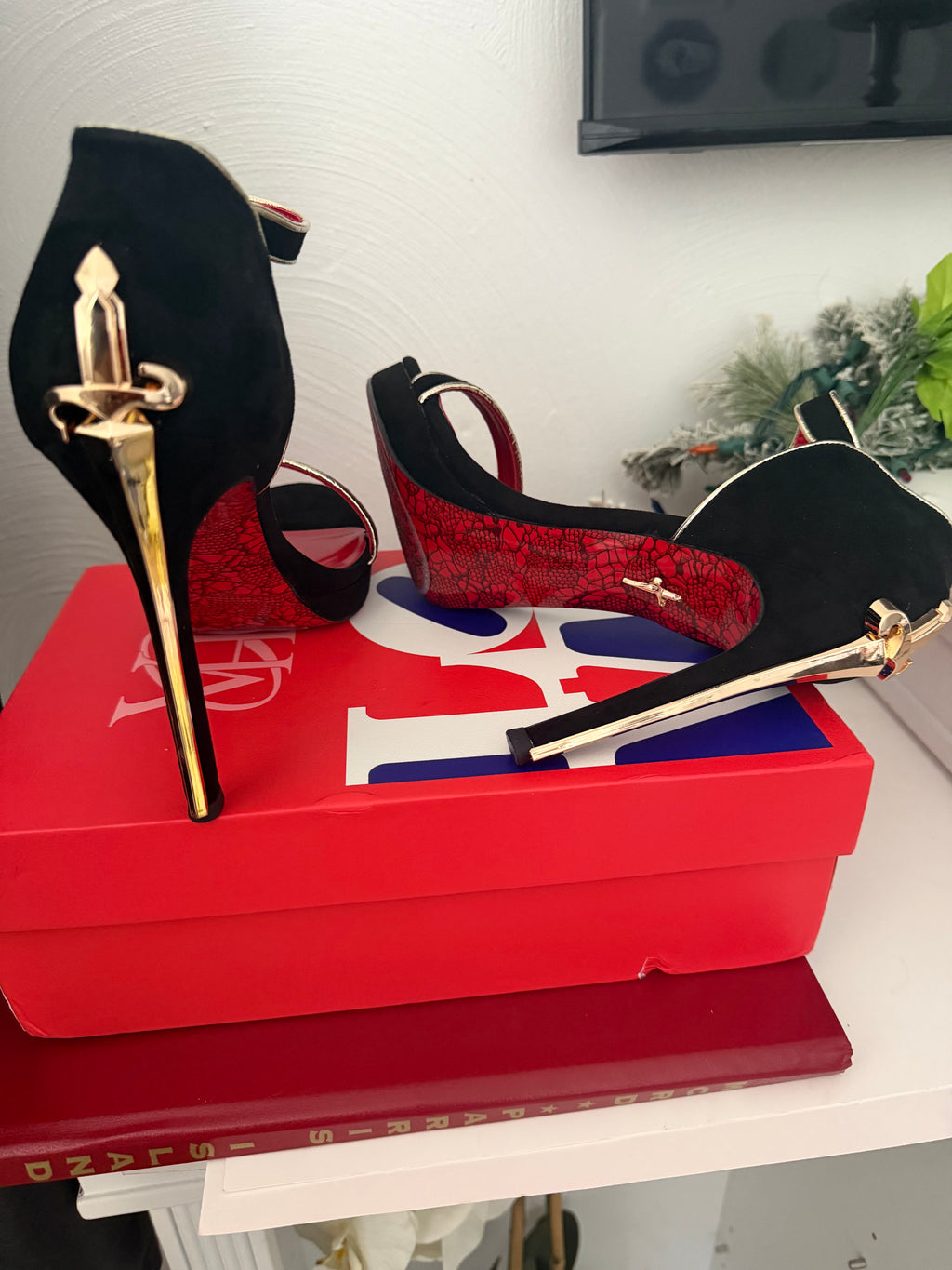 Black Leather Purse and dagger stiletto set