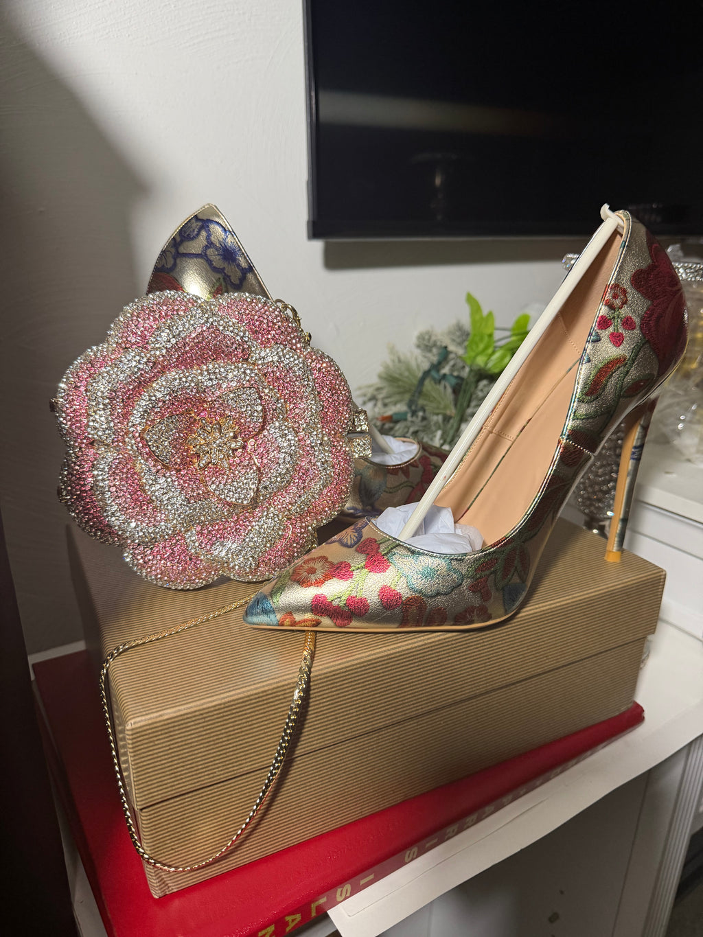 Floral Embroidered Heels and Crystal Clutch Set | Wedding Shoes Matching Bag | Bridal Evening Party Pumps | Luxury Formal Occasion Set
