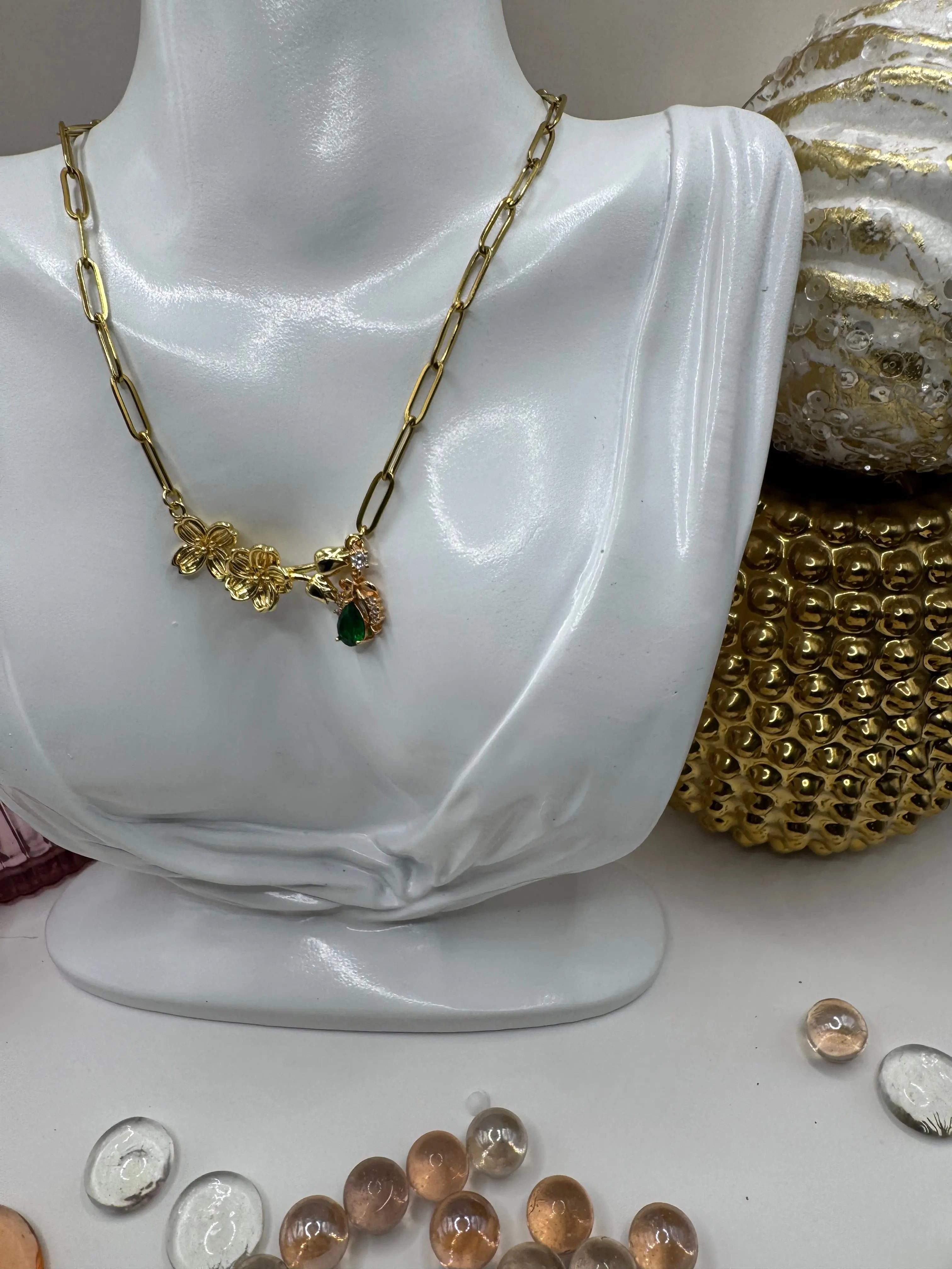 Emerald Bloom Drop – 18k Gold PVD Floral Paperclip Chain Necklace with Green Teardrop Charm - JNi3 shop