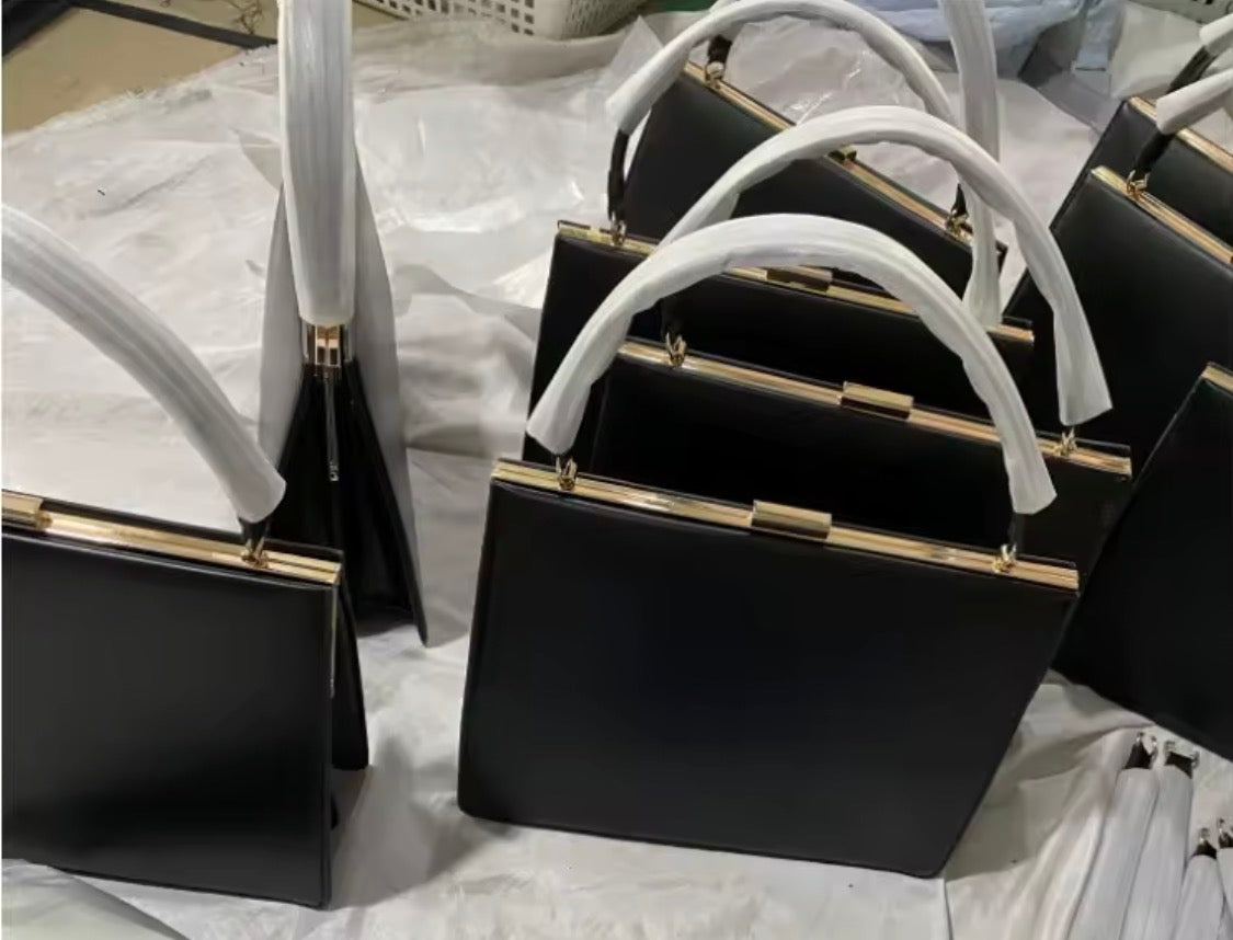 Vintage Style Frame Handbag – Classic Top Handle Purse with Metal Kiss-Lock Closure, Retro Structured Tote for Women