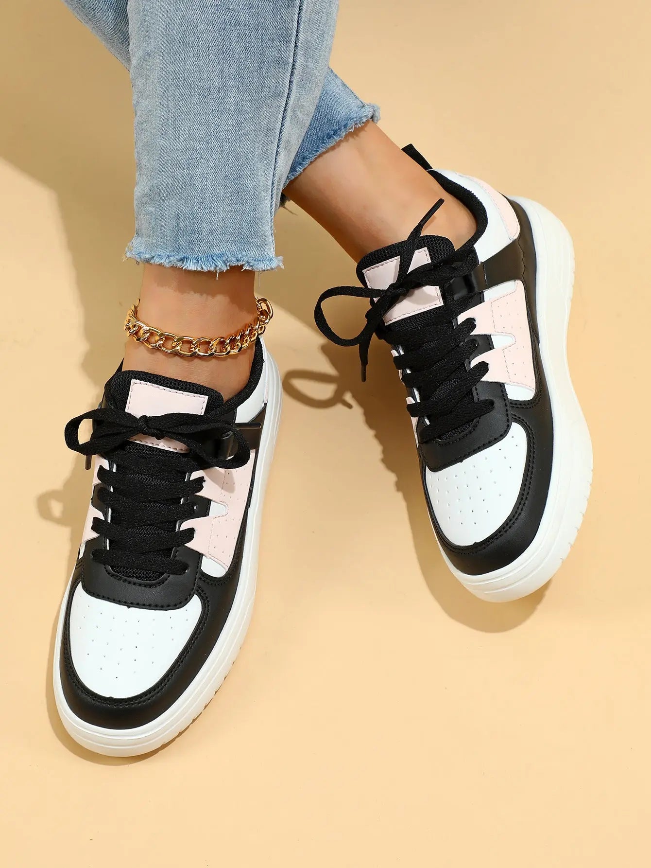 Ins European And American Fashion Platform Couple's Soft Bottom Comfortable Board Shoes Can Be Tie Up Dropshipman