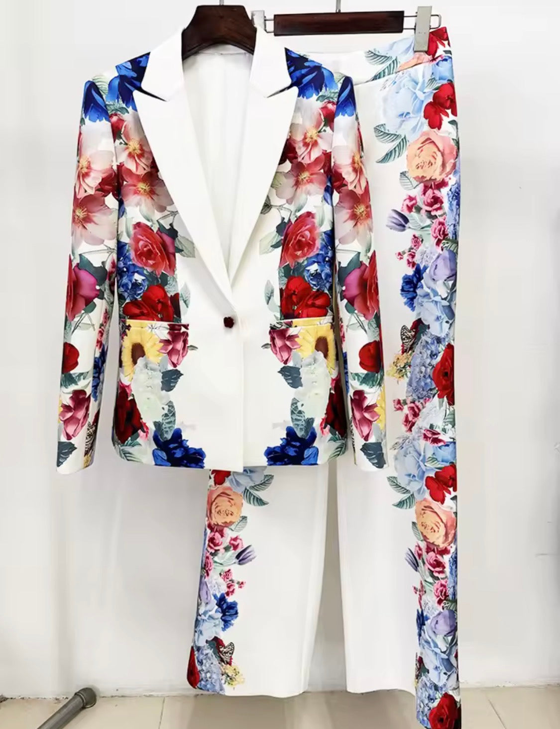 Women’s Floral Print Suit Set, Designer Two-Piece Blazer and Flare Pants, Botanical Garden Party Outfit, Statement Tailored Suit,