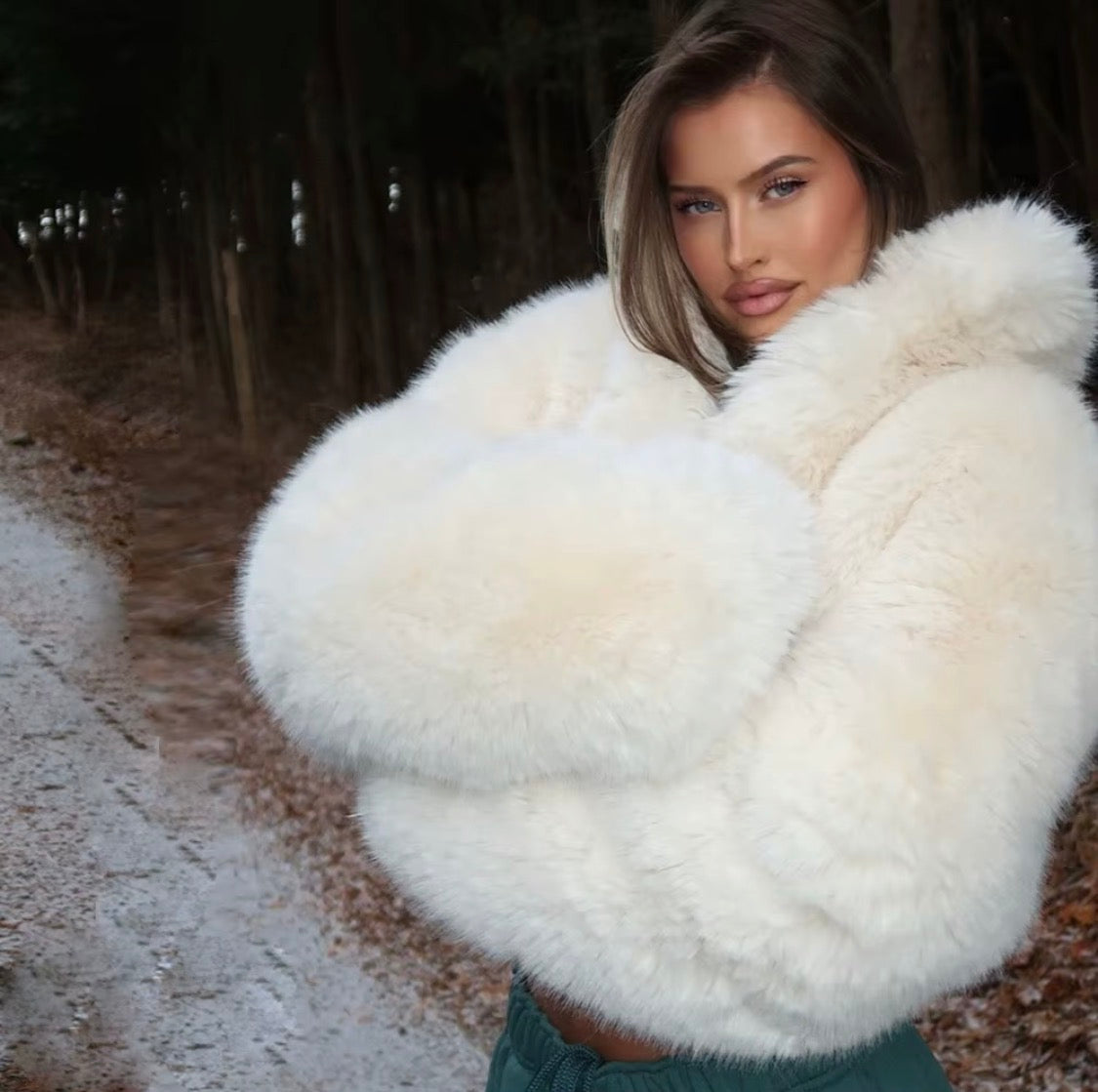 Luxury Faux Fur Hooded Crop Coat – Plush Winter Outerwear, Oversized Hood Designer Jacket for Women