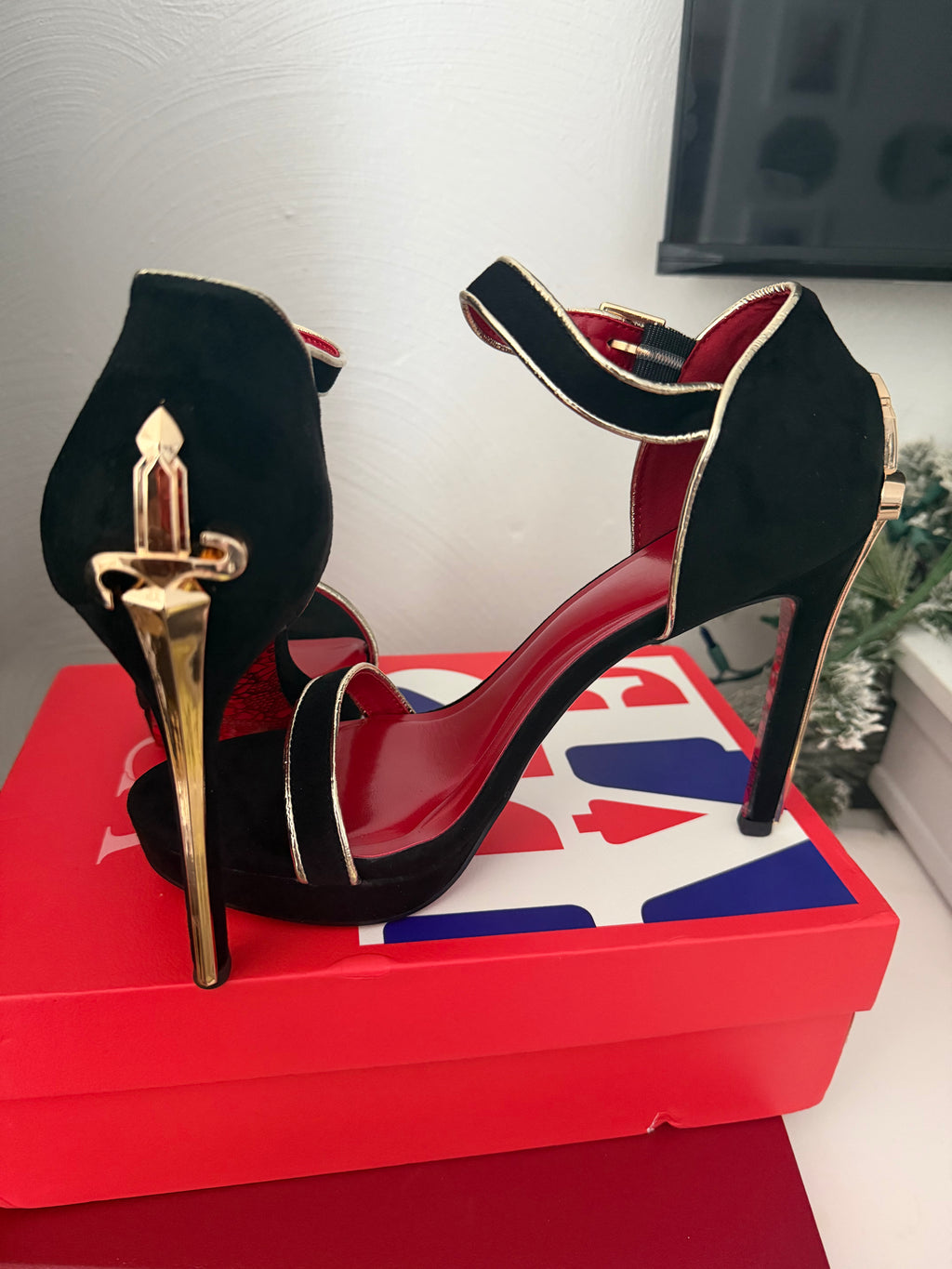 Black Leather Purse and dagger stiletto set