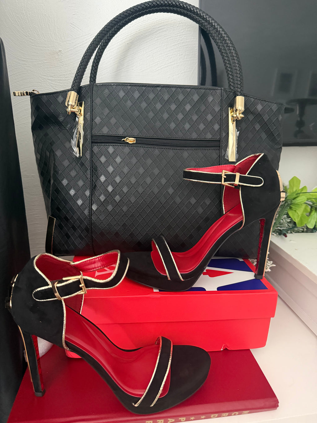 Black Leather Purse and dagger stiletto set