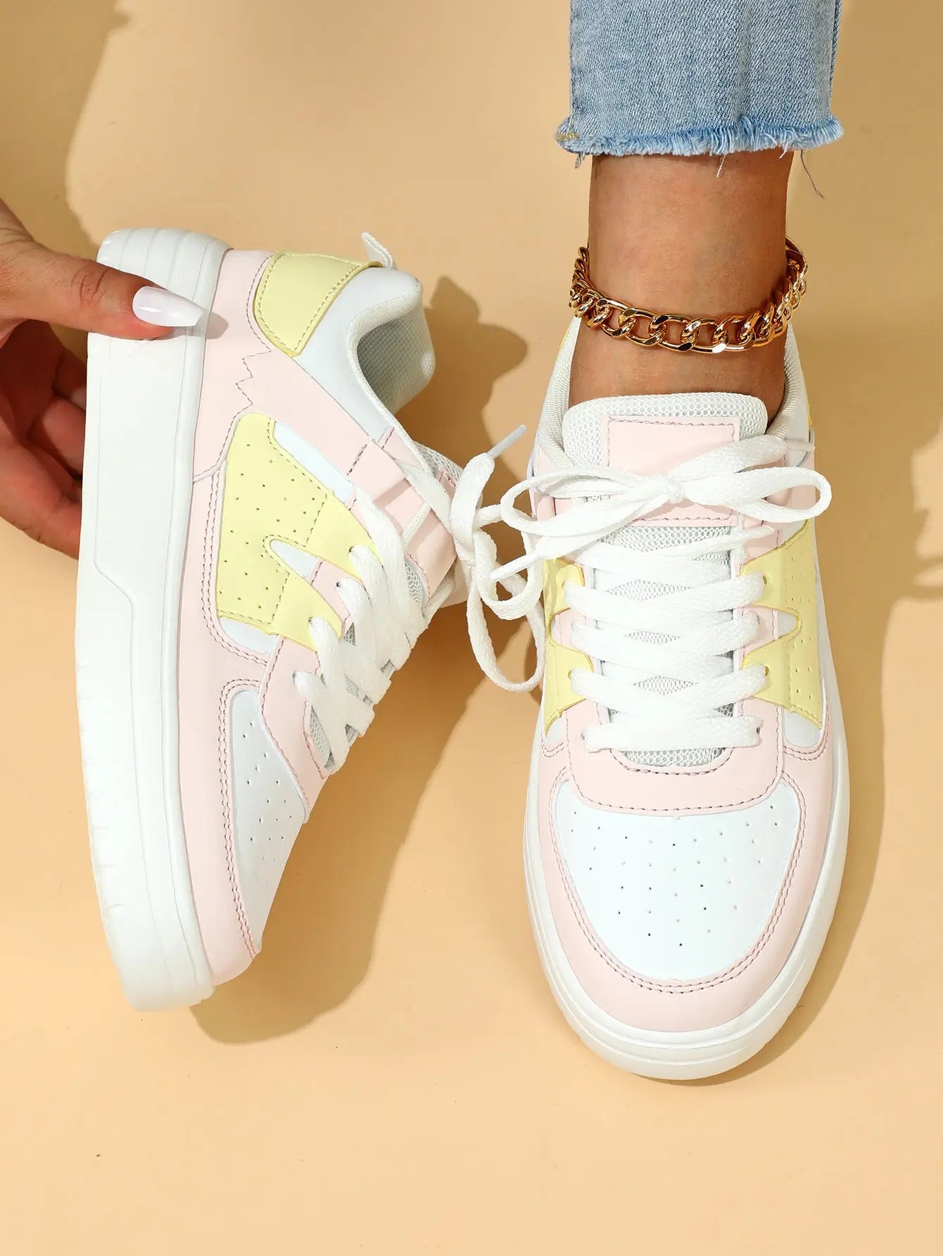 Ins European And American Fashion Platform Couple's Soft Bottom Comfortable Board Shoes Can Be Tie Up Dropshipman