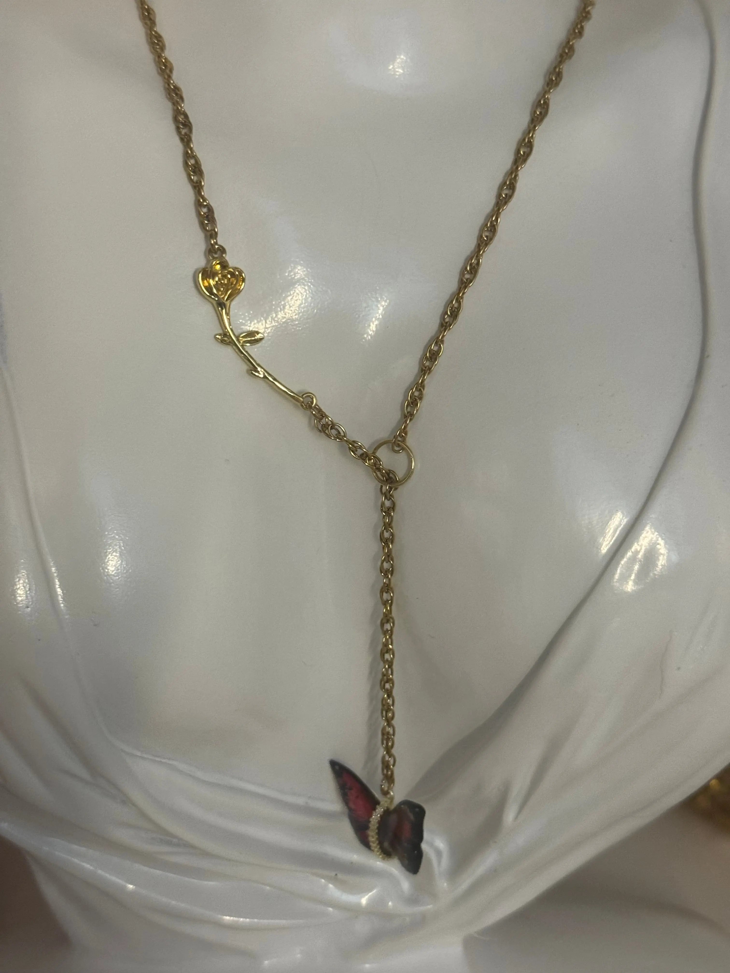 Red Butterfly Garden, 18k Gold PVD Plated flower Necklace with red butterfly - JNi3 shop