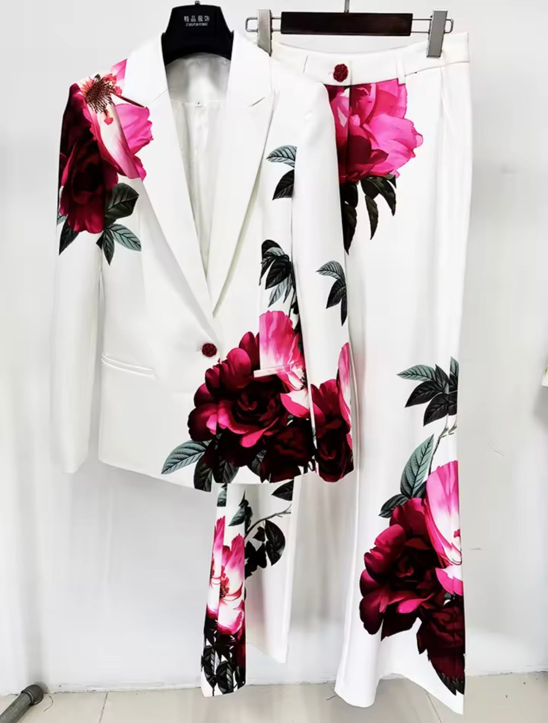 Women’s Floral Print Suit Set, Designer Two-Piece Blazer and Flare Pants, Botanical Garden Party Outfit, Statement Tailored Suit,