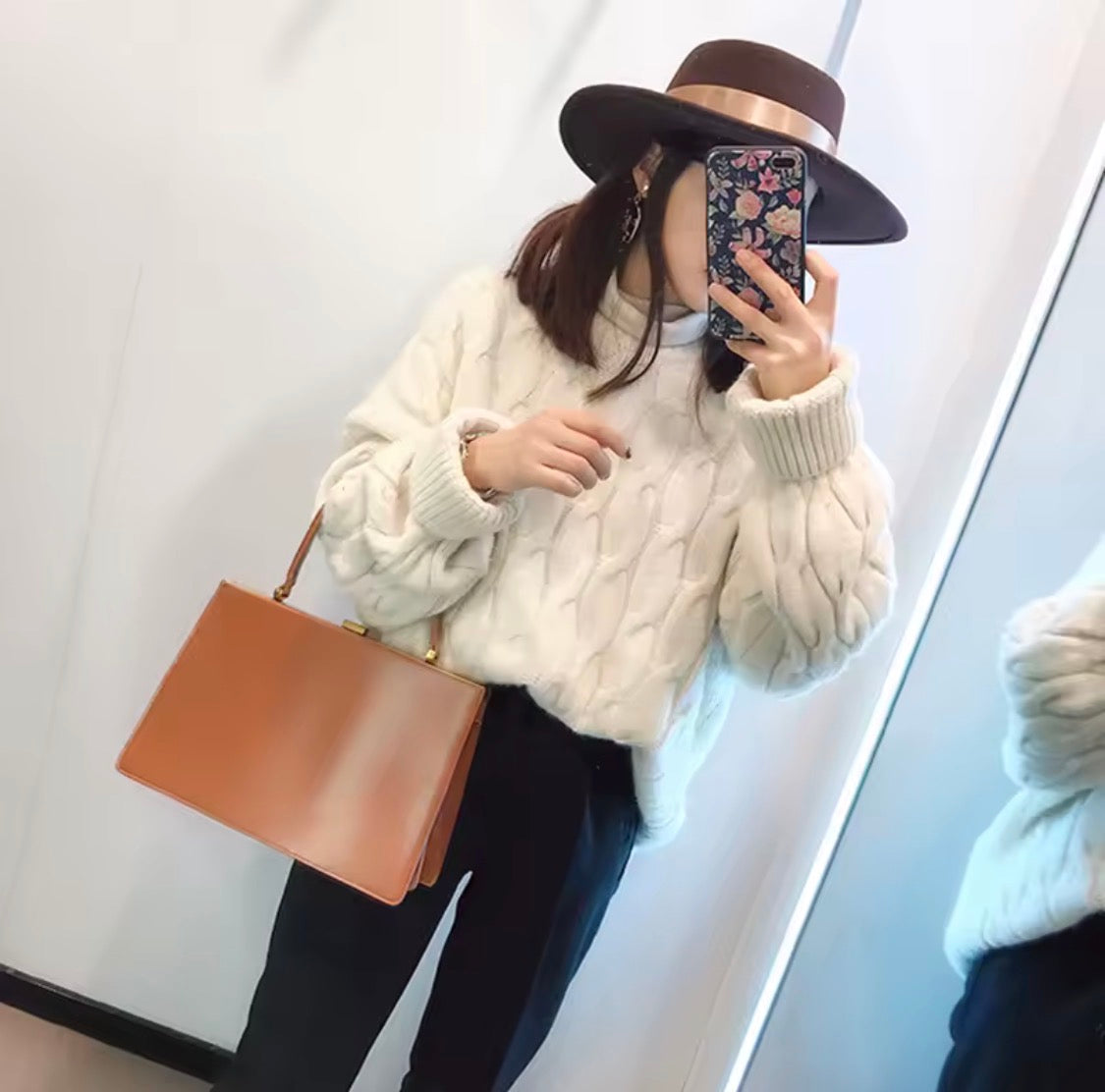 Vintage Style Frame Handbag – Classic Top Handle Purse with Metal Kiss-Lock Closure, Retro Structured Tote for Women