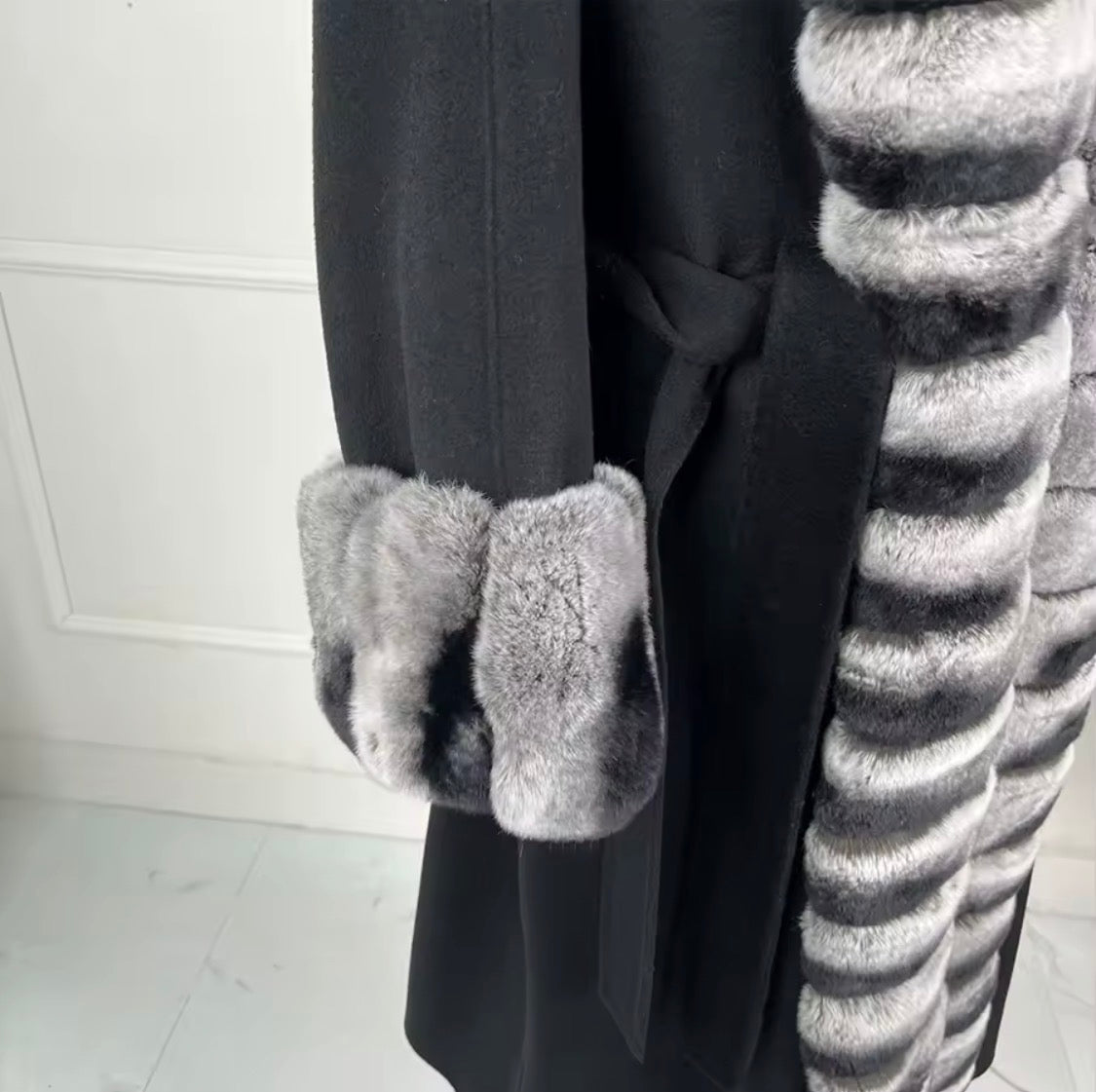 Long Luxury Wool & Cashmere Blend Coat for Women – Winter Warmth with a Genuine Silver Fox Fur Trim & Belted Waist