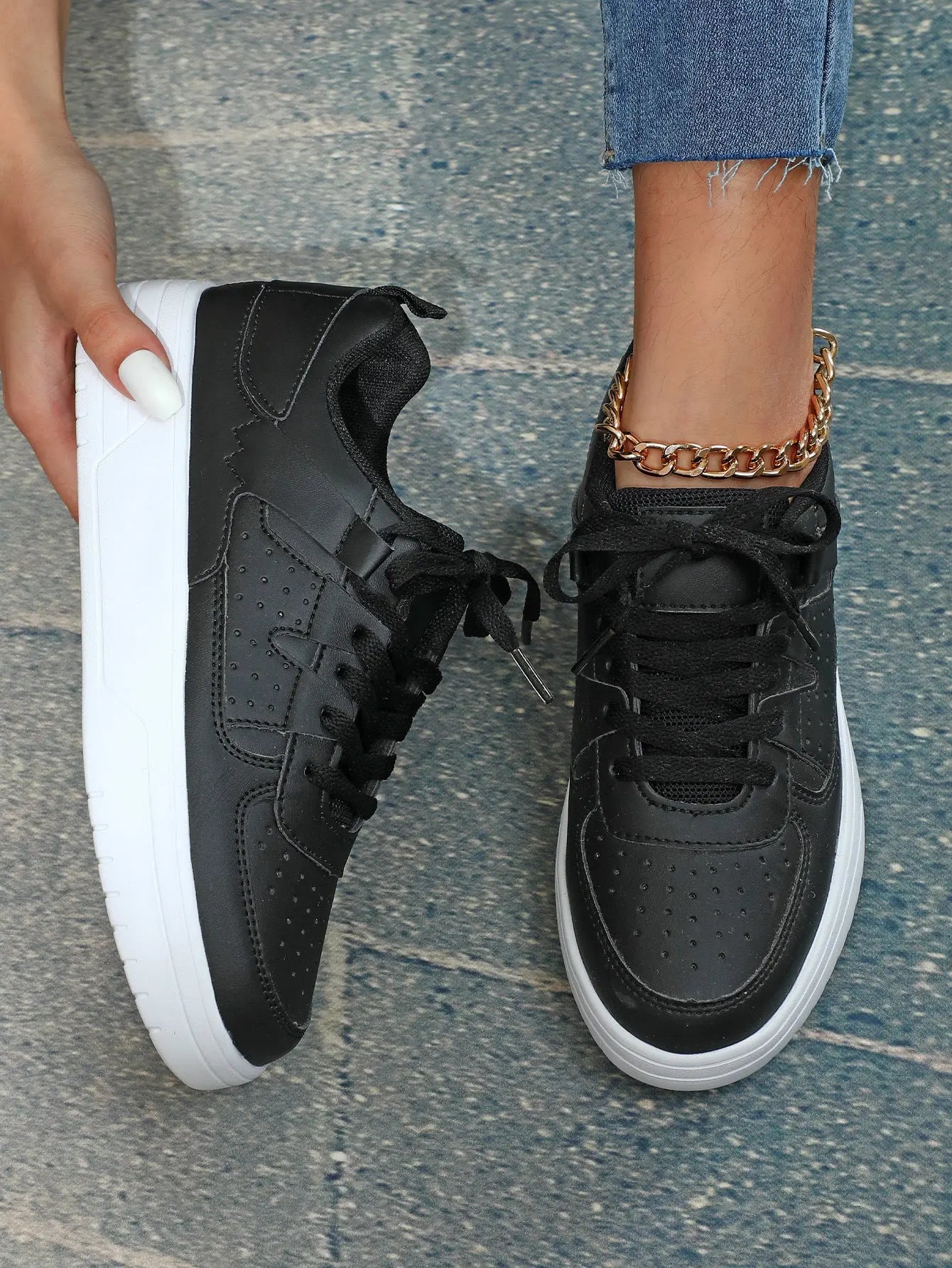Ins European And American Fashion Platform Couple's Soft Bottom Comfortable Board Shoes Can Be Tie Up Dropshipman