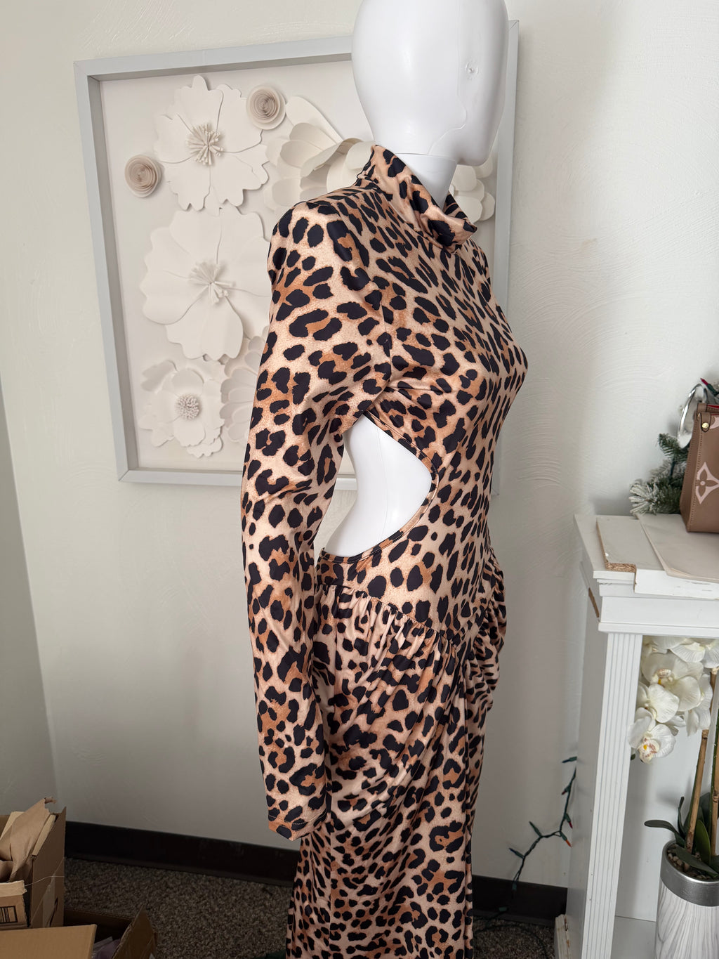 Vintage Leopard Print Maxi Dress Outfit, Red Crocodile Purse & Heels