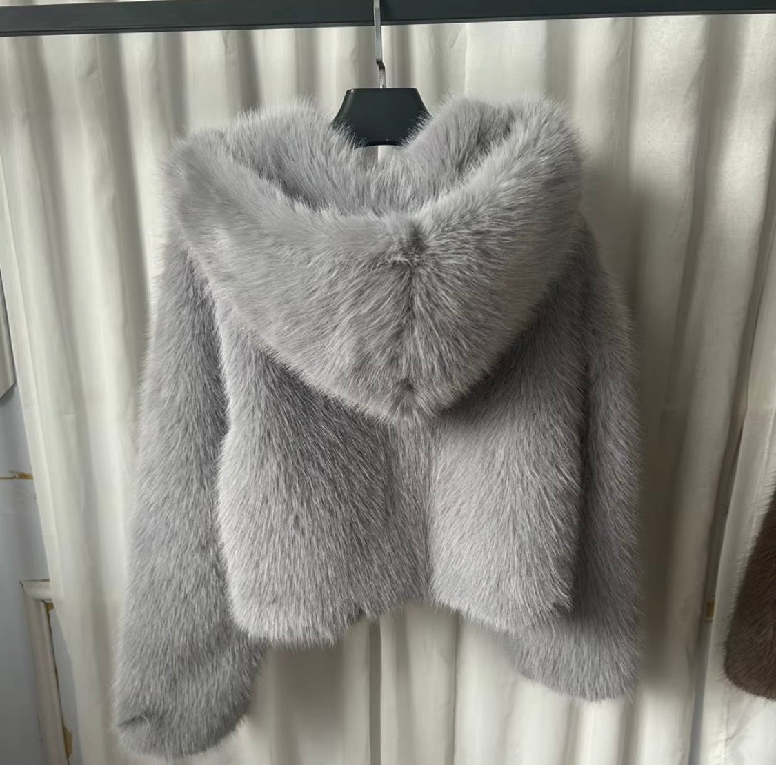 Luxury Faux Fur Hooded Crop Coat – Plush Winter Outerwear, Oversized Hood Designer Jacket for Women
