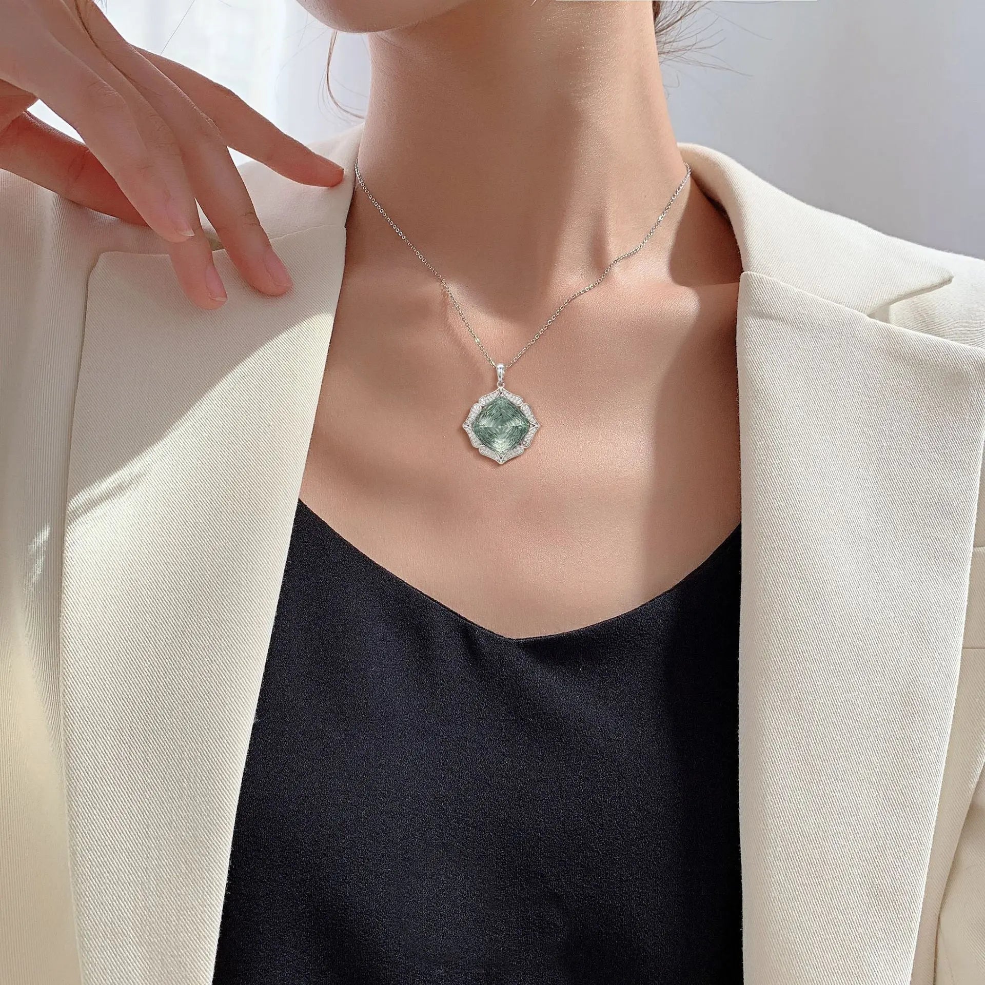 European And American Entry Lux Sweater S925 Silver Inlay Large Natural Green Crystal Pendant JNi3 shop