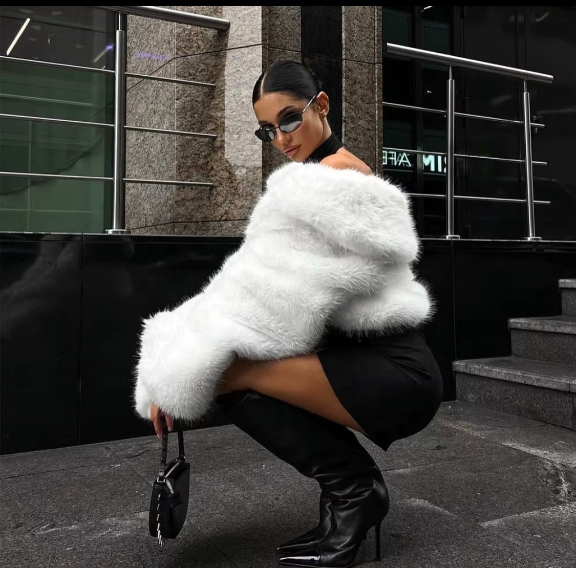 LuxePlush™ Cropped Faux Fur Jacket – Women's Glam Oversized Coat