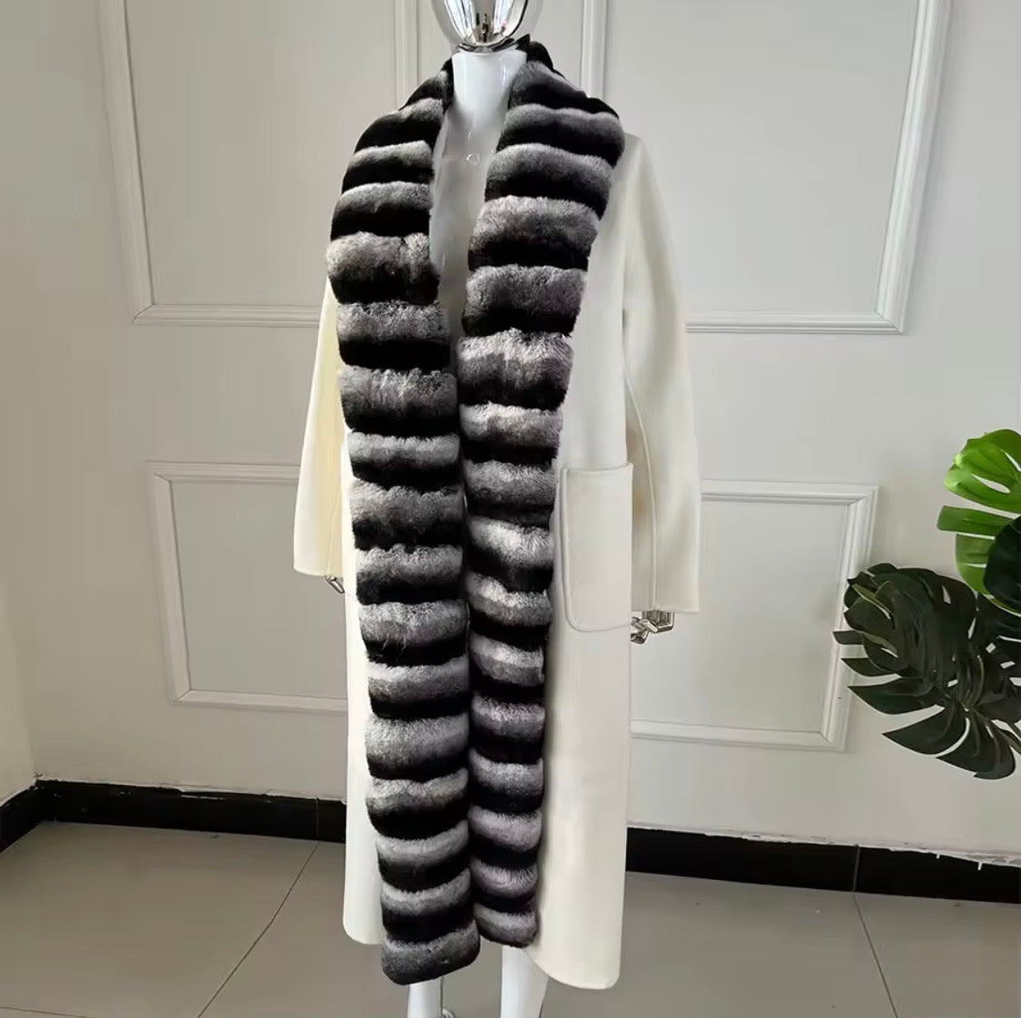 Long Luxury Wool & Cashmere Blend Coat for Women – Winter Warmth with a Genuine Silver Fox Fur Trim & Belted Waist