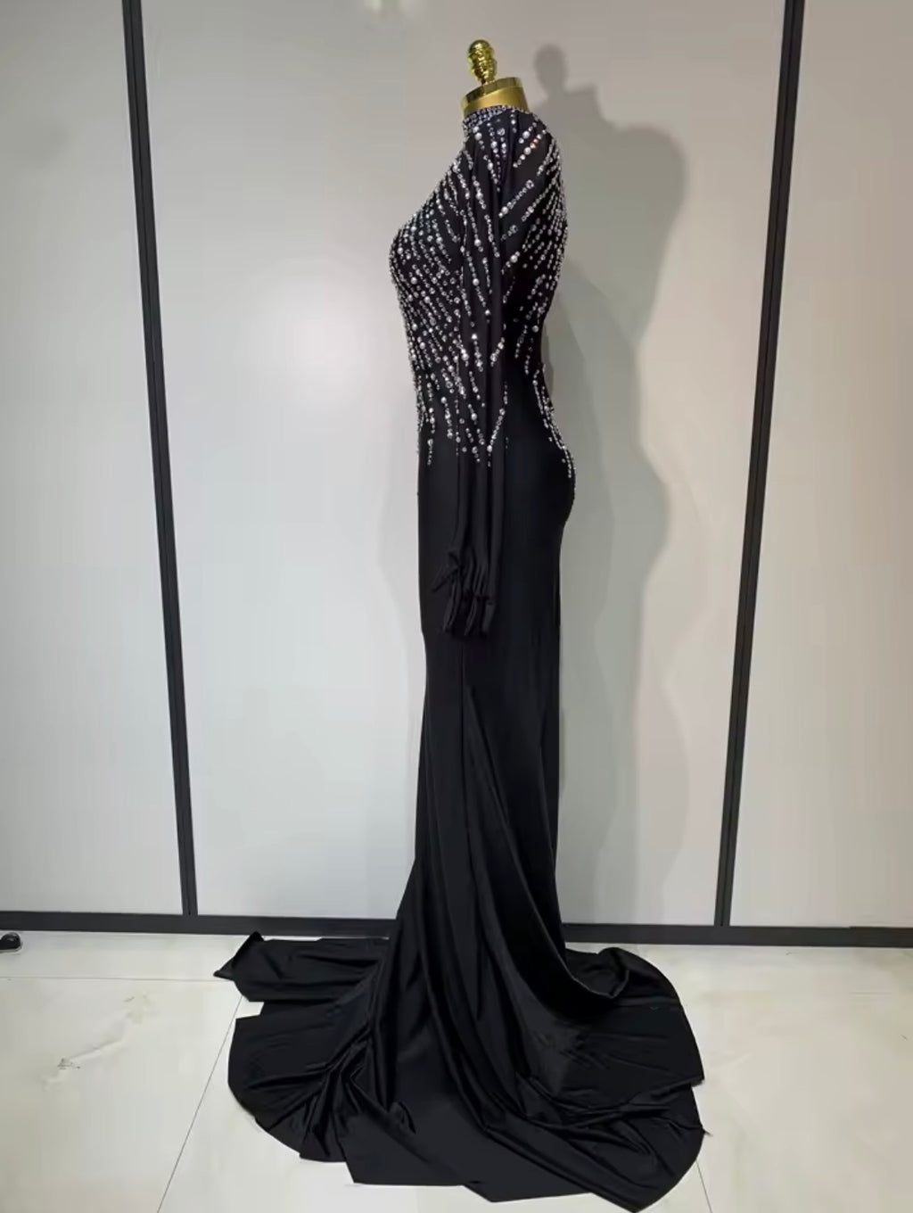 Luxury Black Rhinestone Evening Gown with Gloves, Crystal Embellished Mermaid Dress, High Neck Open Back Formal Gala Dress, Birthday Prom Dress
