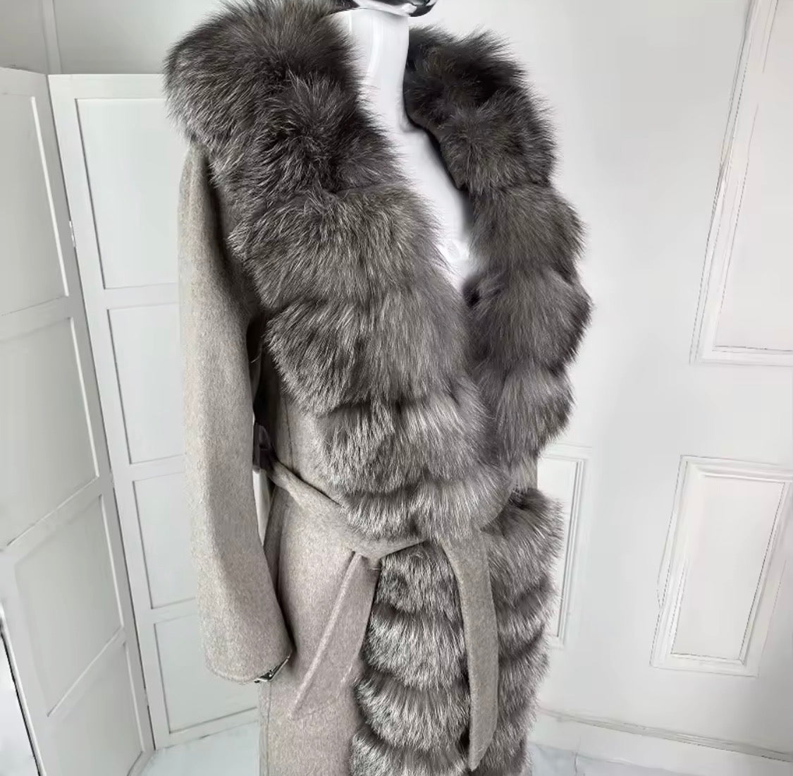 Long Luxury Wool & Cashmere Blend Coat for Women – Winter Warmth with a Genuine Silver Fox Fur Trim & Belted Waist