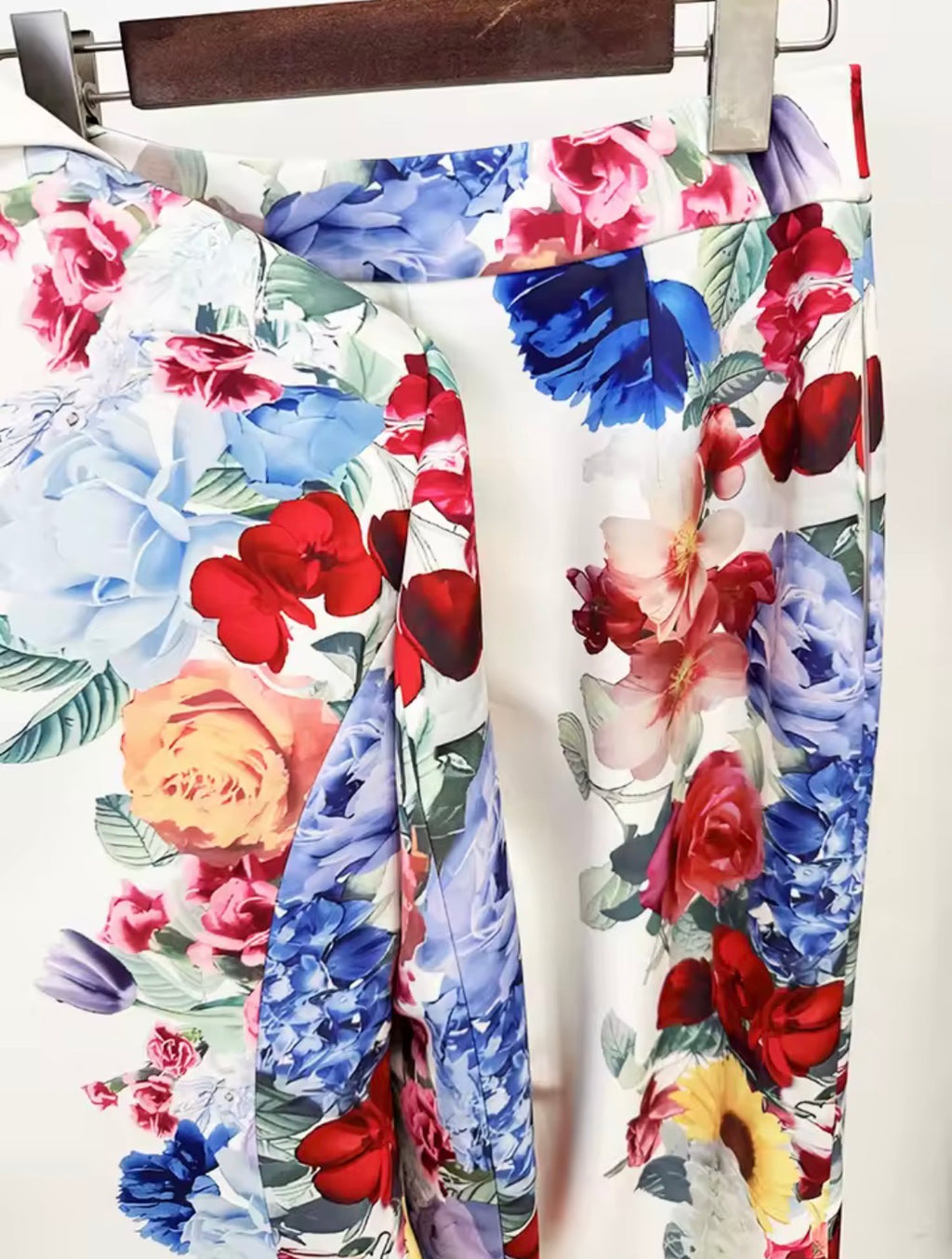 Women’s Floral Print Suit Set, Designer Two-Piece Blazer and Flare Pants, Botanical Garden Party Outfit, Statement Tailored Suit,
