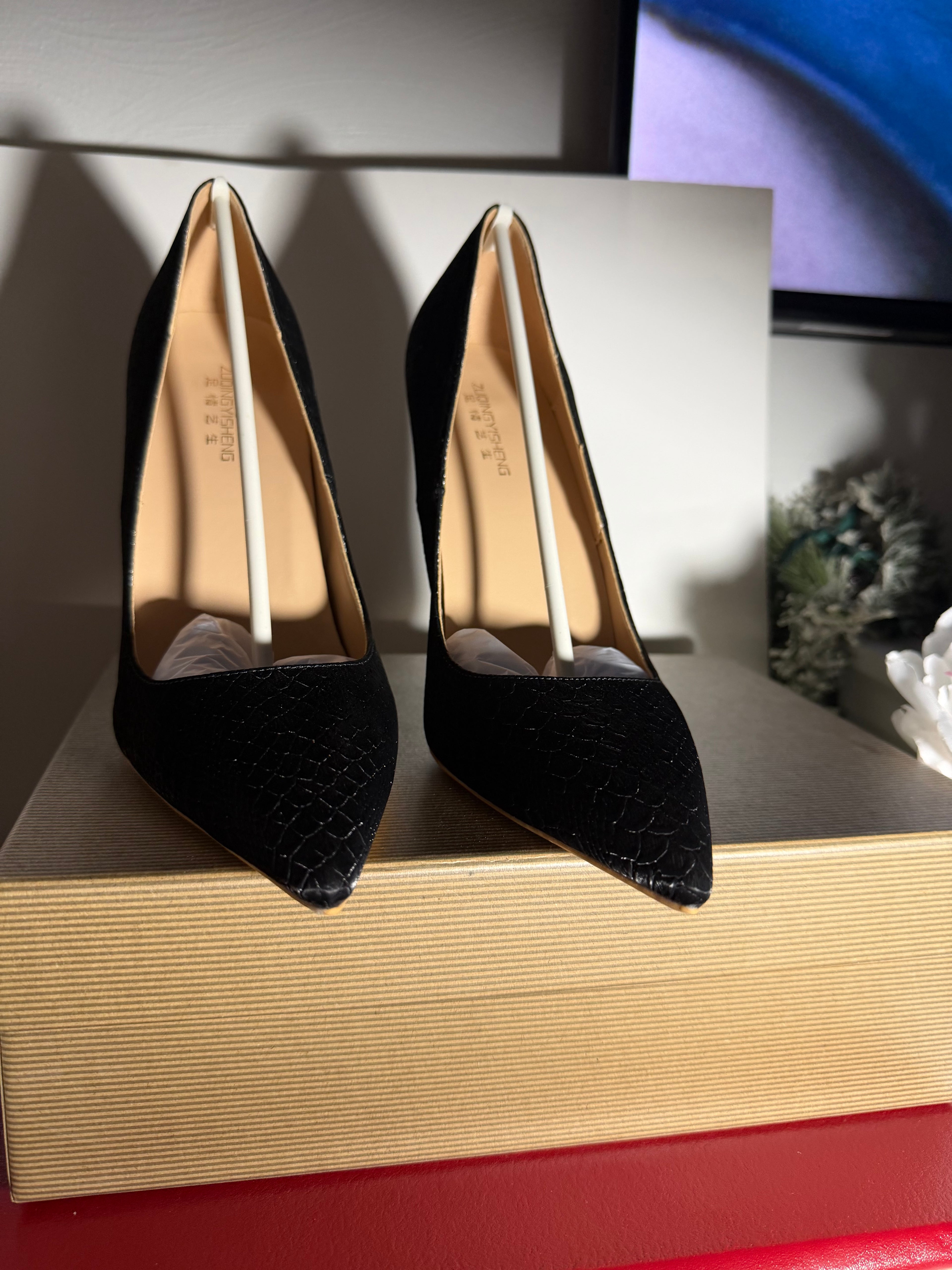 Black Croc-Effect Stiletto Pumps - Classic High Heel Dress Shoes
