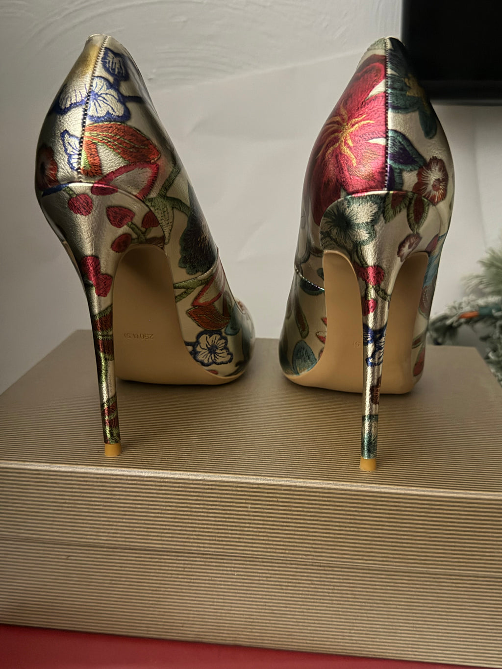 Floral  Metallic Stiletto Pumps