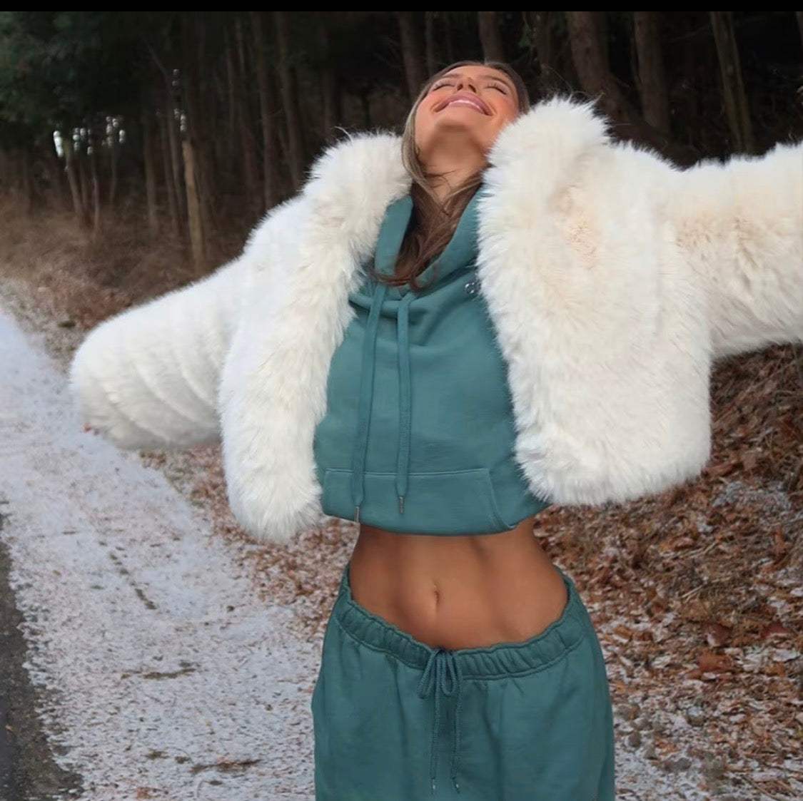 Luxury Faux Fur Hooded Crop Coat – Plush Winter Outerwear, Oversized Hood Designer Jacket for Women