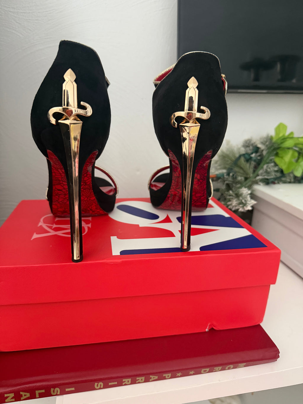 Black Leather Purse and dagger stiletto set