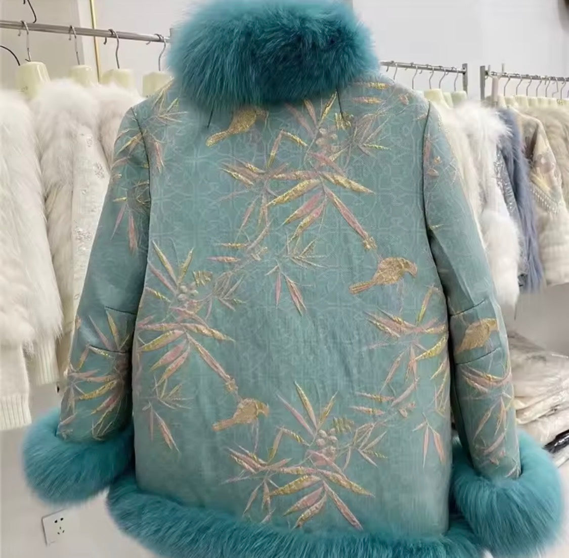 Luxury Faux Fur Trim Jacquard Jacket – Elegant Brocade Winter Coat