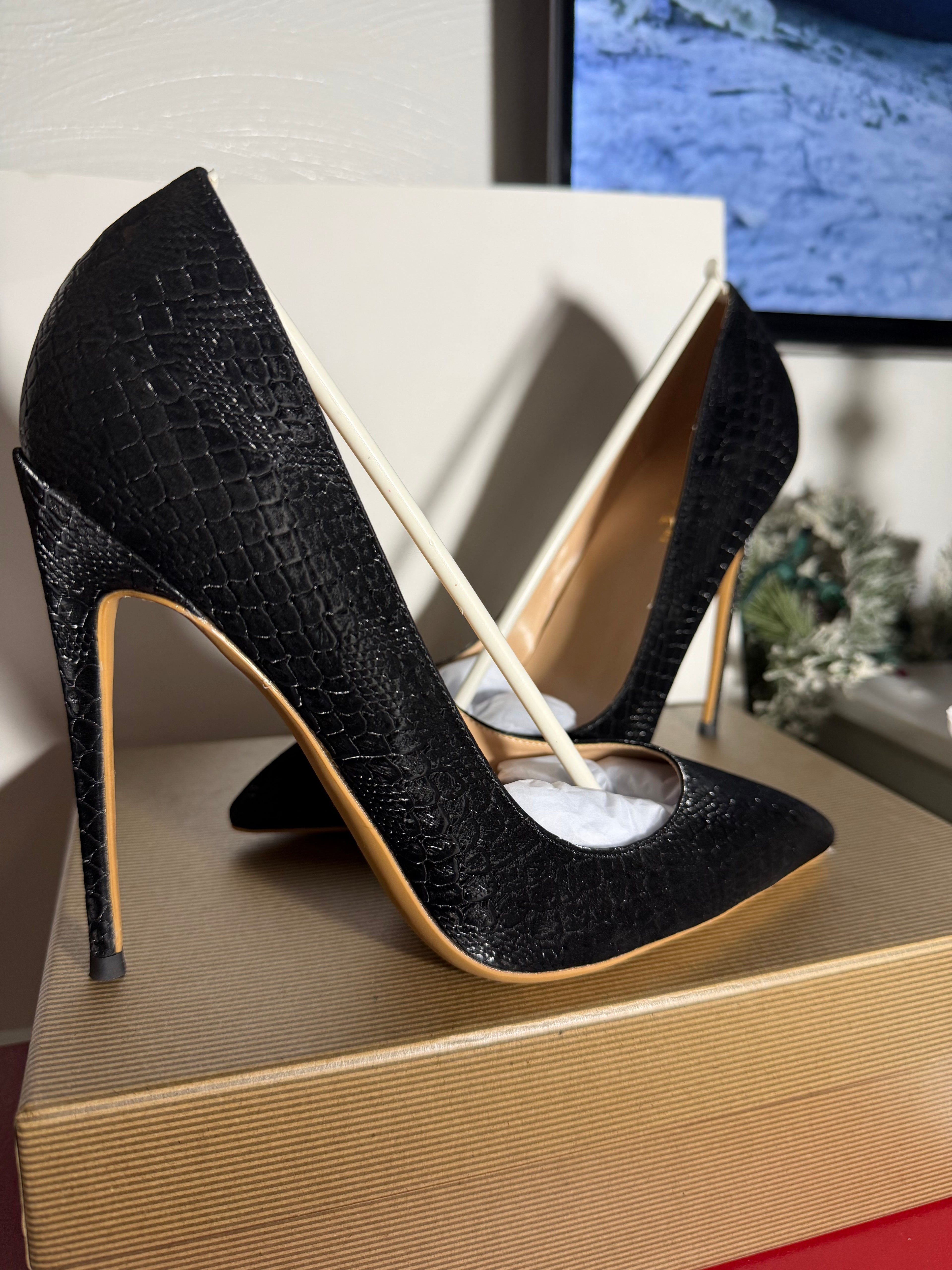 Black Croc-Effect Stiletto Pumps - Classic High Heel Dress Shoes