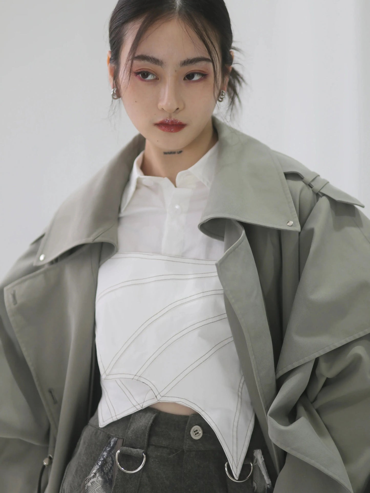 Mauroicardi Spring Long Oversized Elegant Ruffled Trench Coat for Women Double Breasted Luxury Designer Overcoat Runway Fashion JNi3 shop