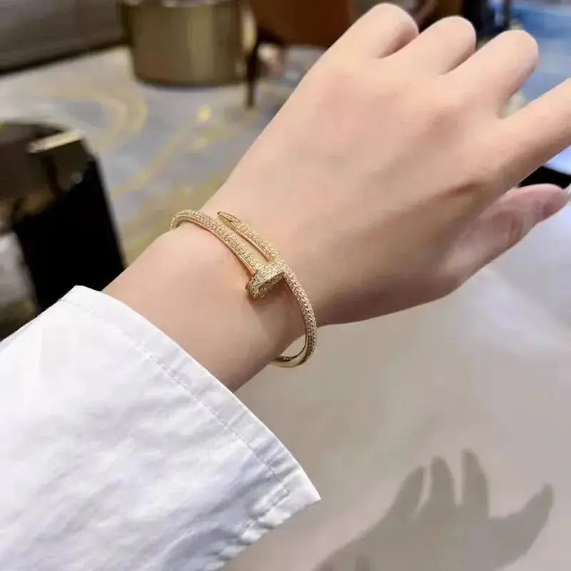 Classic Woman's Nail Shaped Open Bracelet Luxurious Gold Color Sparking Zircon Bracelet For Fashion - forward Events JNi3 shop