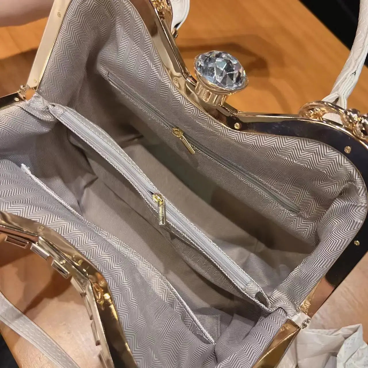 Luxury Fashion Diamonds Leather Women's Bag Small Crossbody Bucket Bag 2023 New Ladies Handbag Niche Party Evening Shoulder Bags JNi3 shop