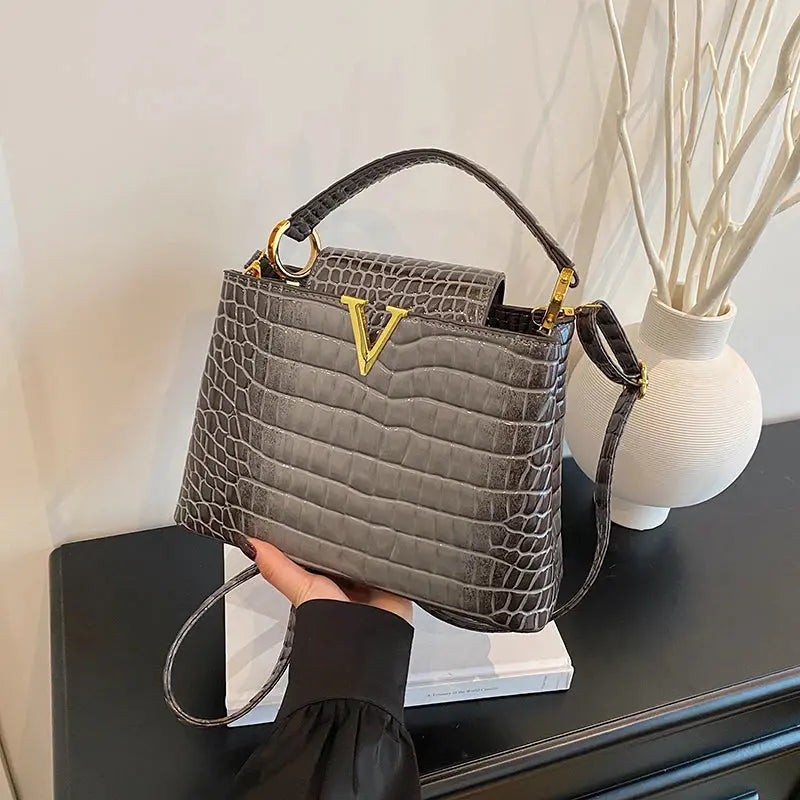 Elegant Leather Classic Designer Handbag Luxury Paris Fashion Trendy For Business Women With Letter Logo Commuter Bag JNi3 shop