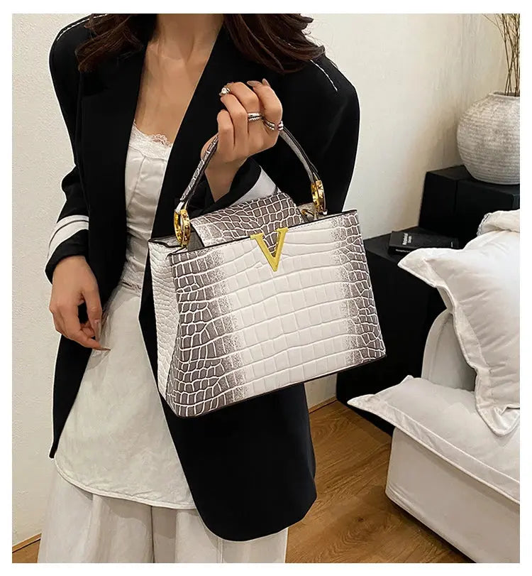 Elegant Leather Classic Designer Handbag Luxury Paris Fashion Trendy For Business Women With Letter Logo Commuter Bag JNi3 shop