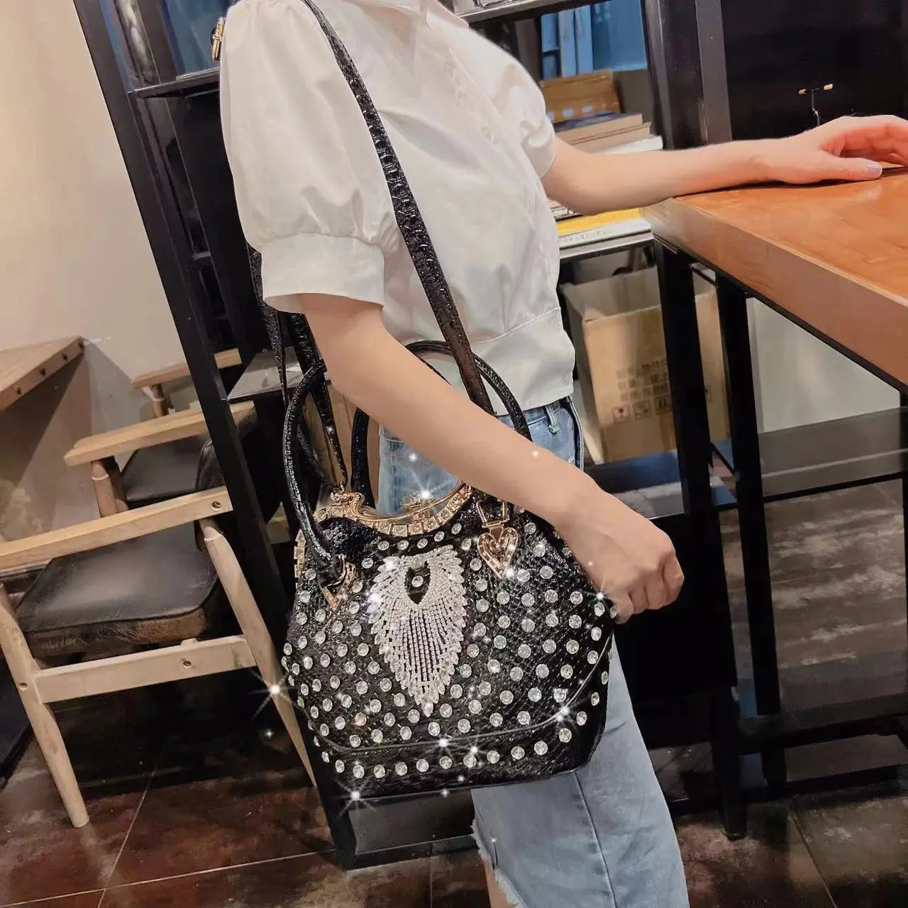 Luxury Fashion Diamonds Leather Women's Bag Small Crossbody Bucket Bag 2023 New Ladies Handbag Niche Party Evening Shoulder Bags JNi3 shop