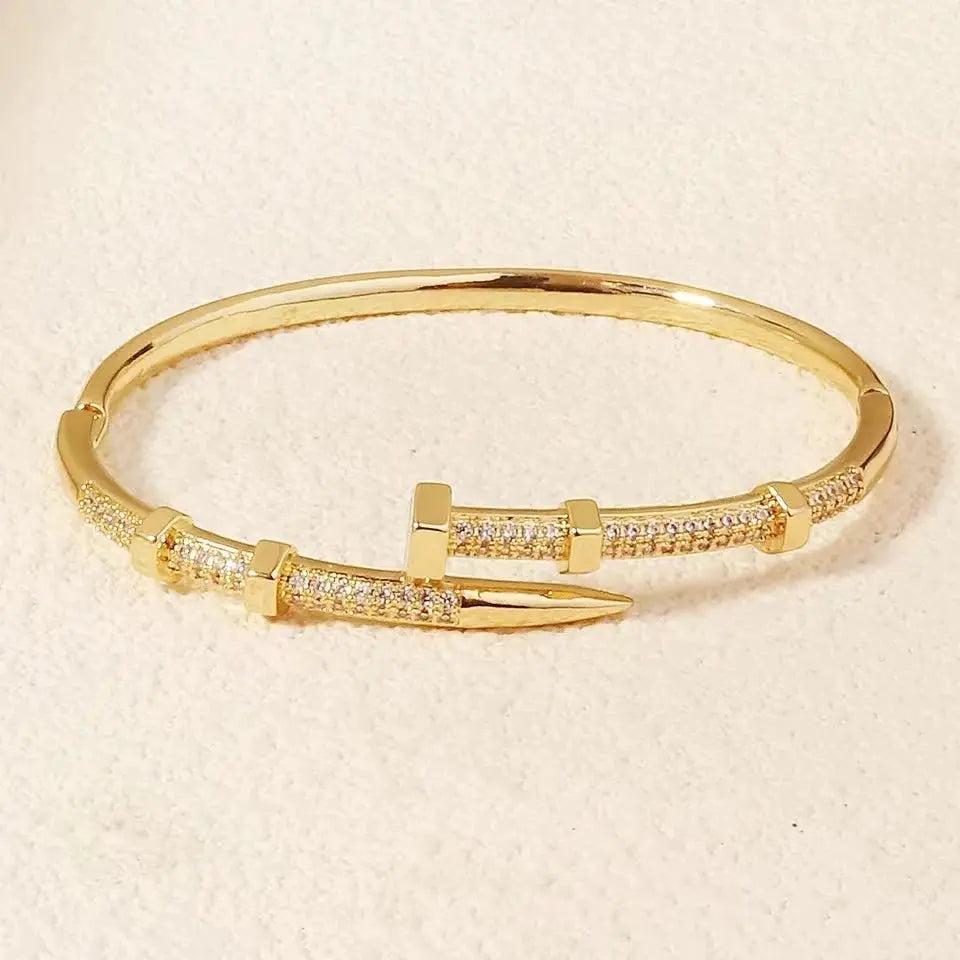 Classic Woman's Nail Shaped Open Bracelet Luxurious Gold Color Sparking Zircon Bracelet For Fashion - forward Events JNi3 shop