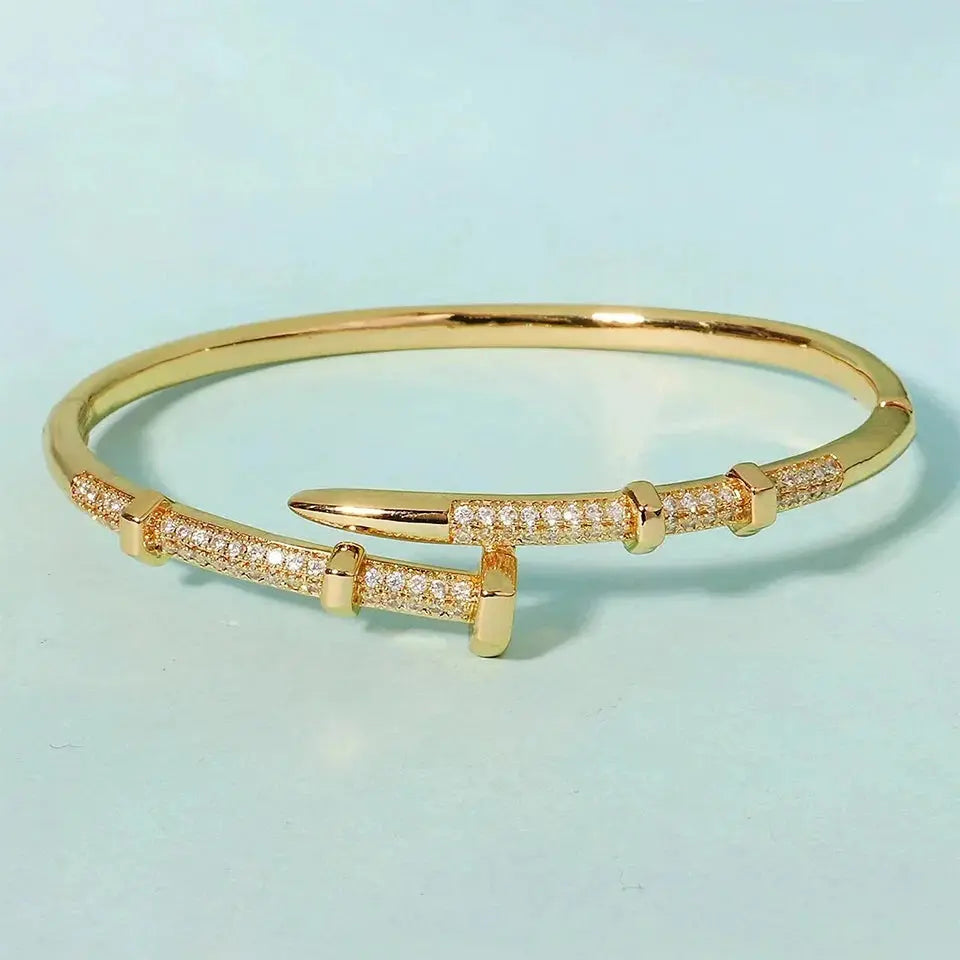 Classic Woman's Nail Shaped Open Bracelet Luxurious Gold Color Sparking Zircon Bracelet For Fashion - forward Events JNi3 shop