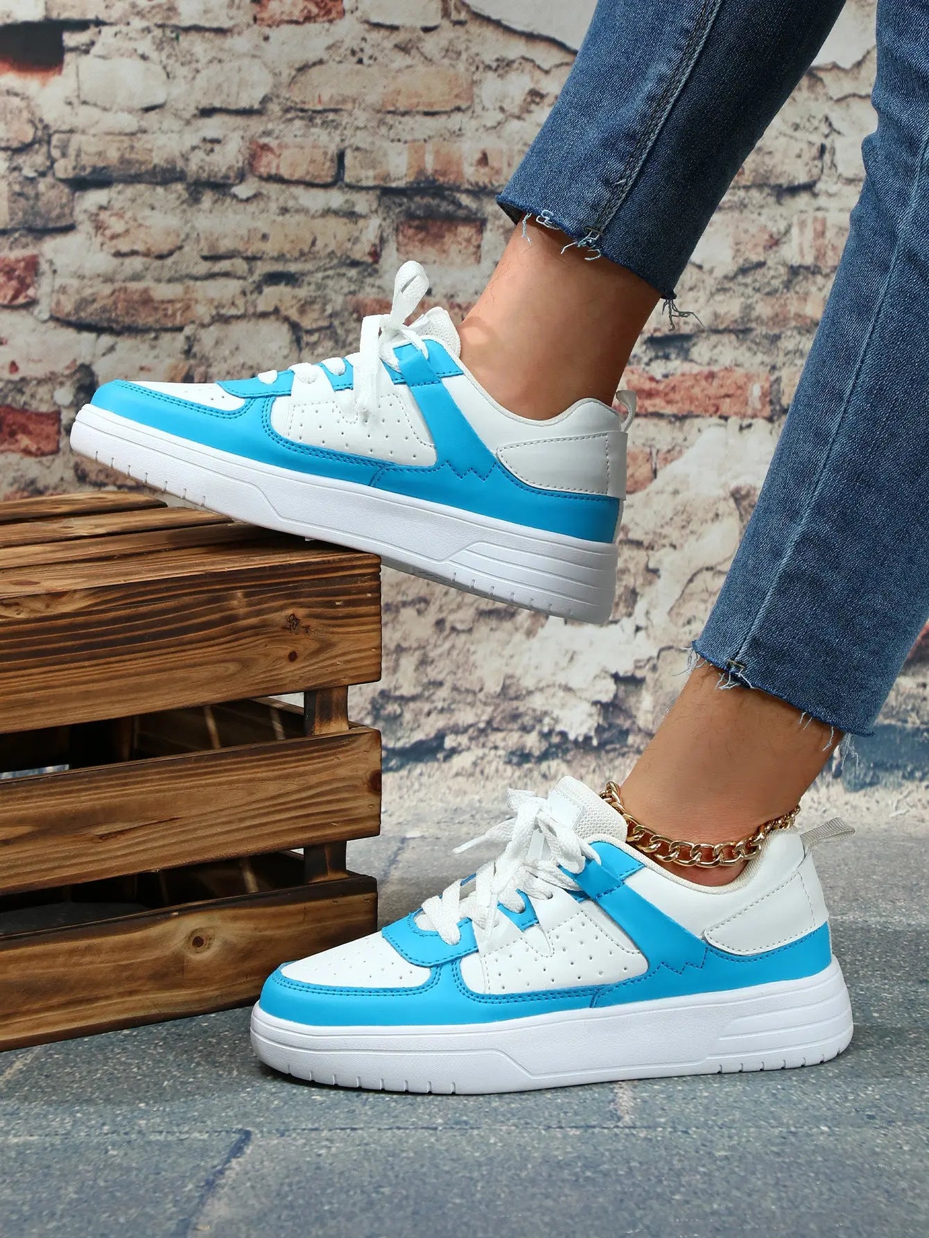 Ins European And American Fashion Platform Couple's Soft Bottom Comfortable Board Shoes Can Be Tie Up Dropshipman