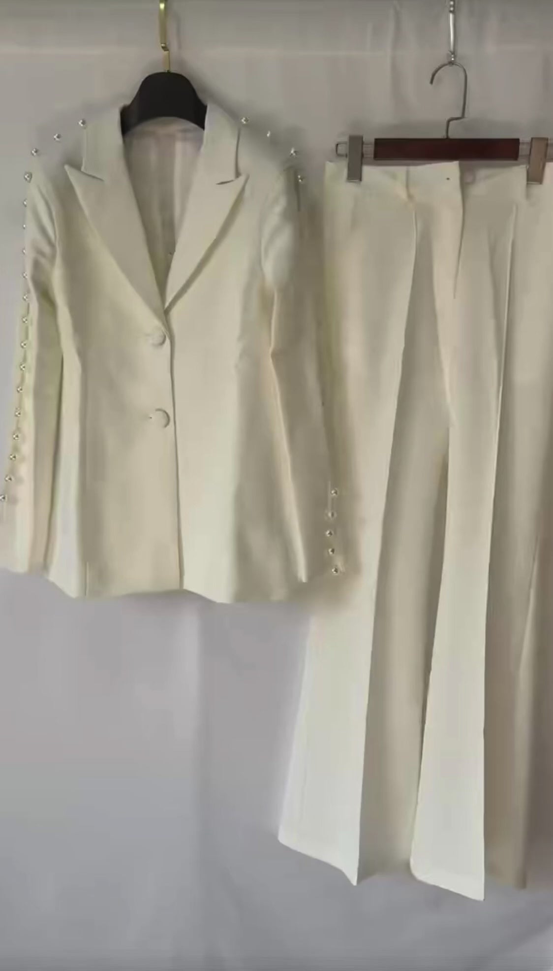 Pearl Embellished White Suit Set, Women's Tailored Blazer & Wide Leg Pants, Elegant Bridal Reception Outfit, Pearl Detail Back Suit, Civil Wedding